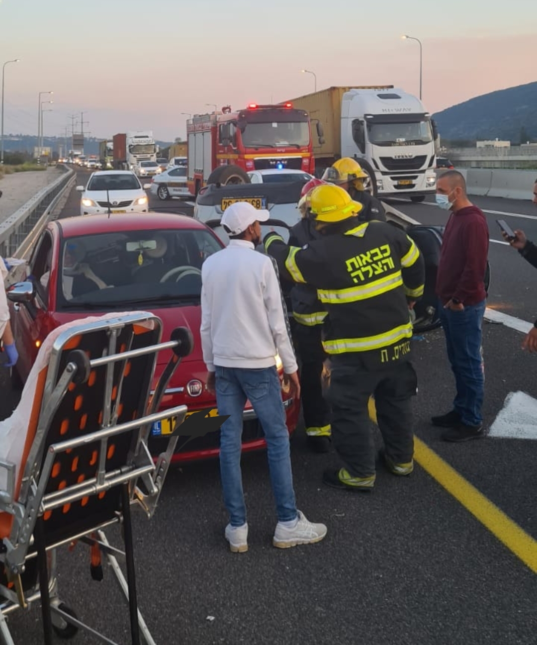 تخليص عالقة جرّاء حادث طرق قرب مفرق الياجور