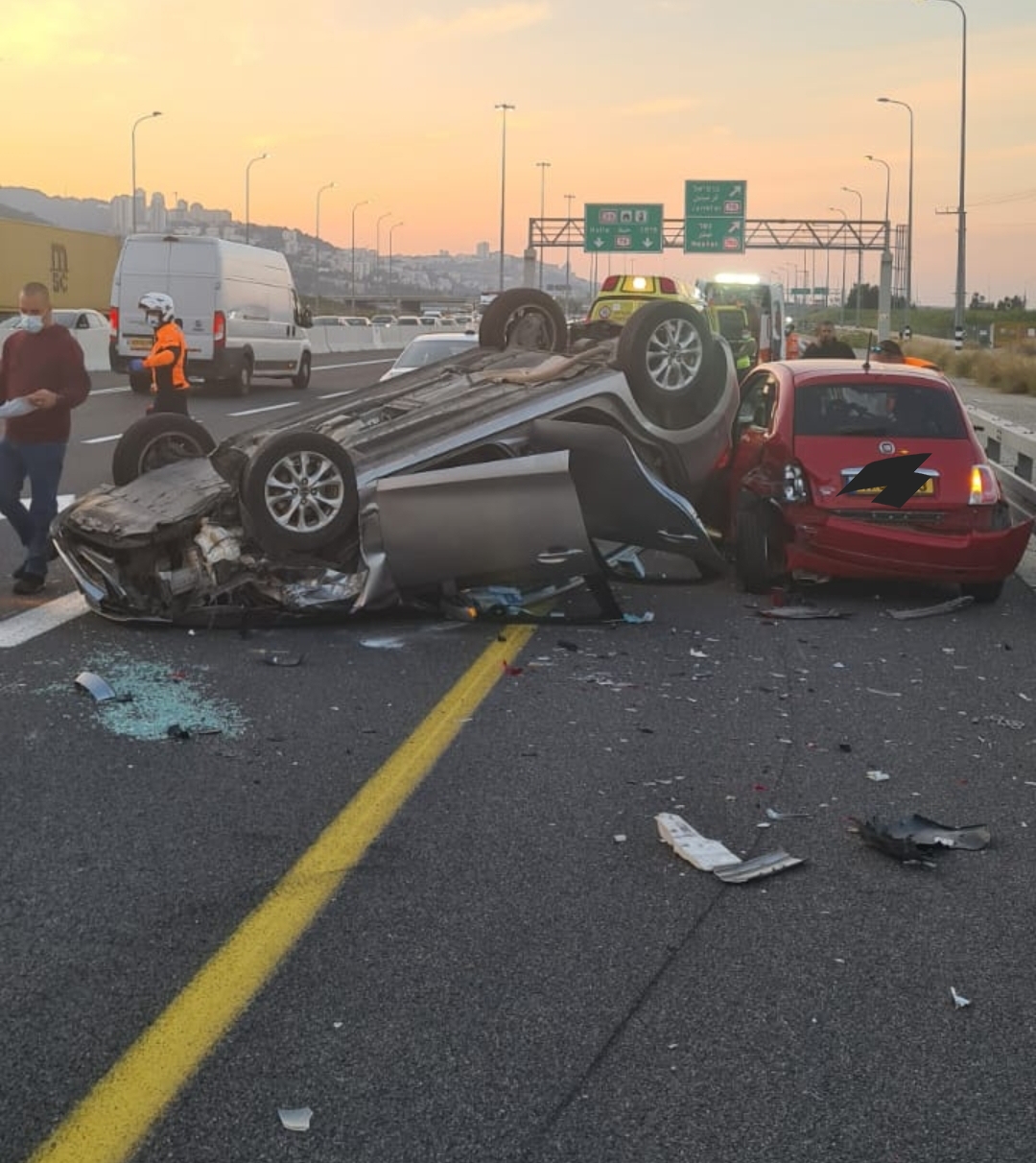 تخليص عالقة جرّاء حادث طرق قرب مفرق الياجور