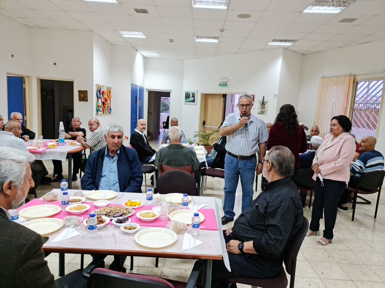 أبوسنان: رمضان يجمعنا على مائدة واحدة  بإفطار رمضاني جماعي في نادي الجيل الذهبي بأجواء أخوية مُحِبّة