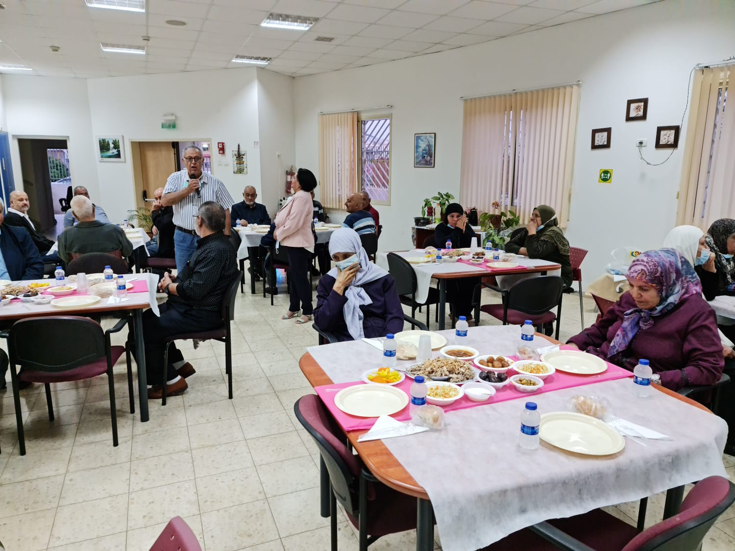 أبوسنان: رمضان يجمعنا على مائدة واحدة  بإفطار رمضاني جماعي في نادي الجيل الذهبي بأجواء أخوية مُحِبّة