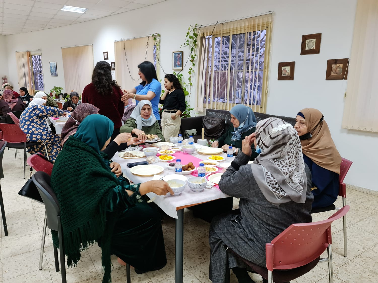 أبوسنان: رمضان يجمعنا على مائدة واحدة  بإفطار رمضاني جماعي في نادي الجيل الذهبي بأجواء أخوية مُحِبّة