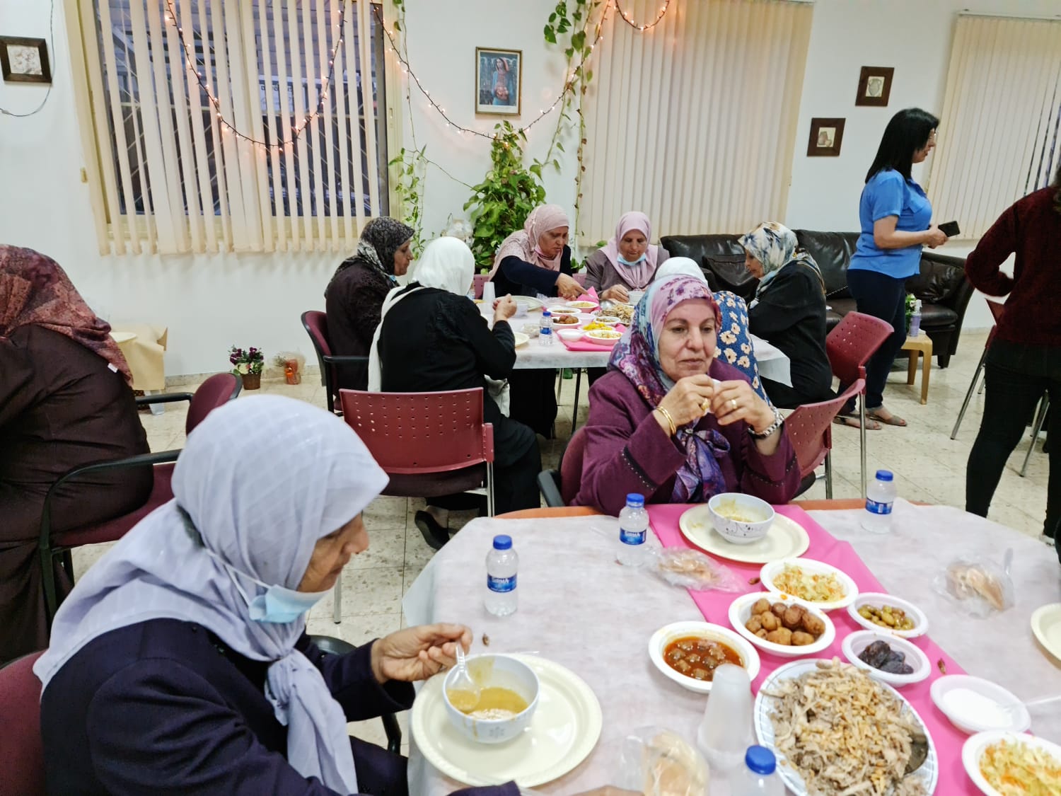 أبوسنان: رمضان يجمعنا على مائدة واحدة  بإفطار رمضاني جماعي في نادي الجيل الذهبي بأجواء أخوية مُحِبّة