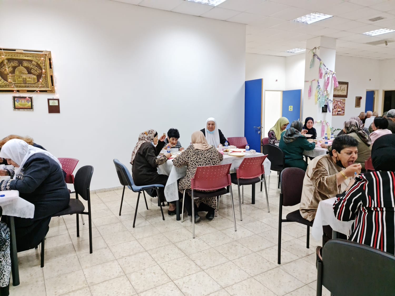 أبوسنان: رمضان يجمعنا على مائدة واحدة  بإفطار رمضاني جماعي في نادي الجيل الذهبي بأجواء أخوية مُحِبّة