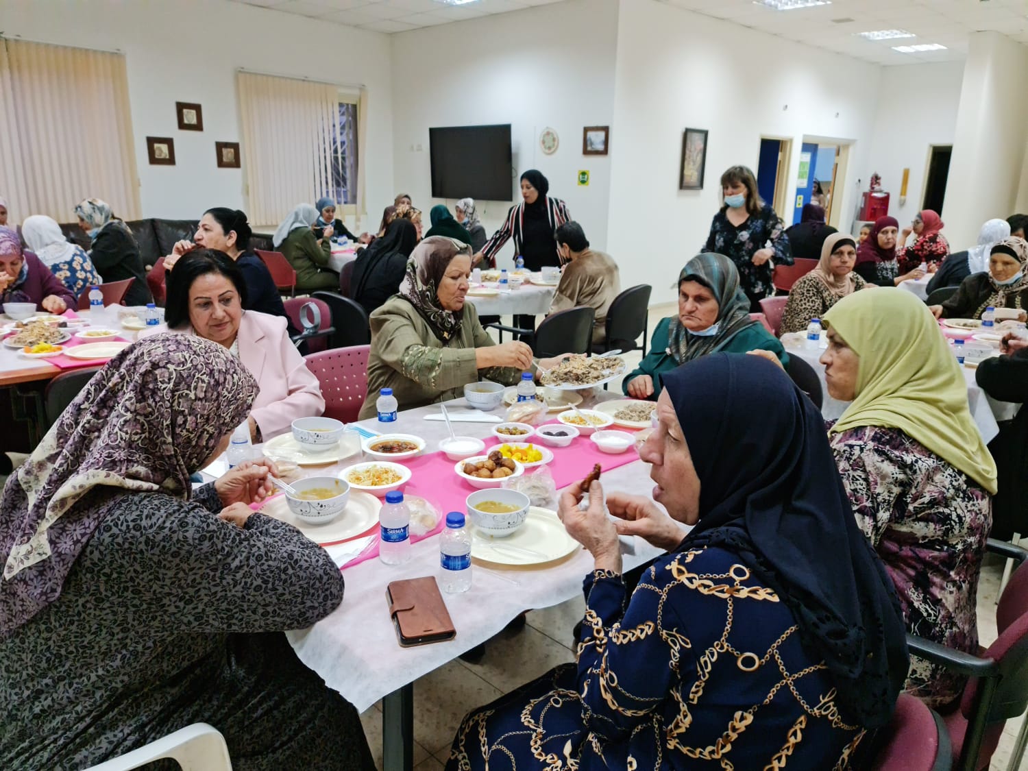 أبوسنان: رمضان يجمعنا على مائدة واحدة  بإفطار رمضاني جماعي في نادي الجيل الذهبي بأجواء أخوية مُحِبّة