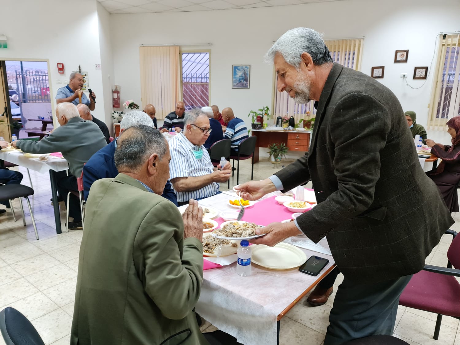 أبوسنان: رمضان يجمعنا على مائدة واحدة  بإفطار رمضاني جماعي في نادي الجيل الذهبي بأجواء أخوية مُحِبّة