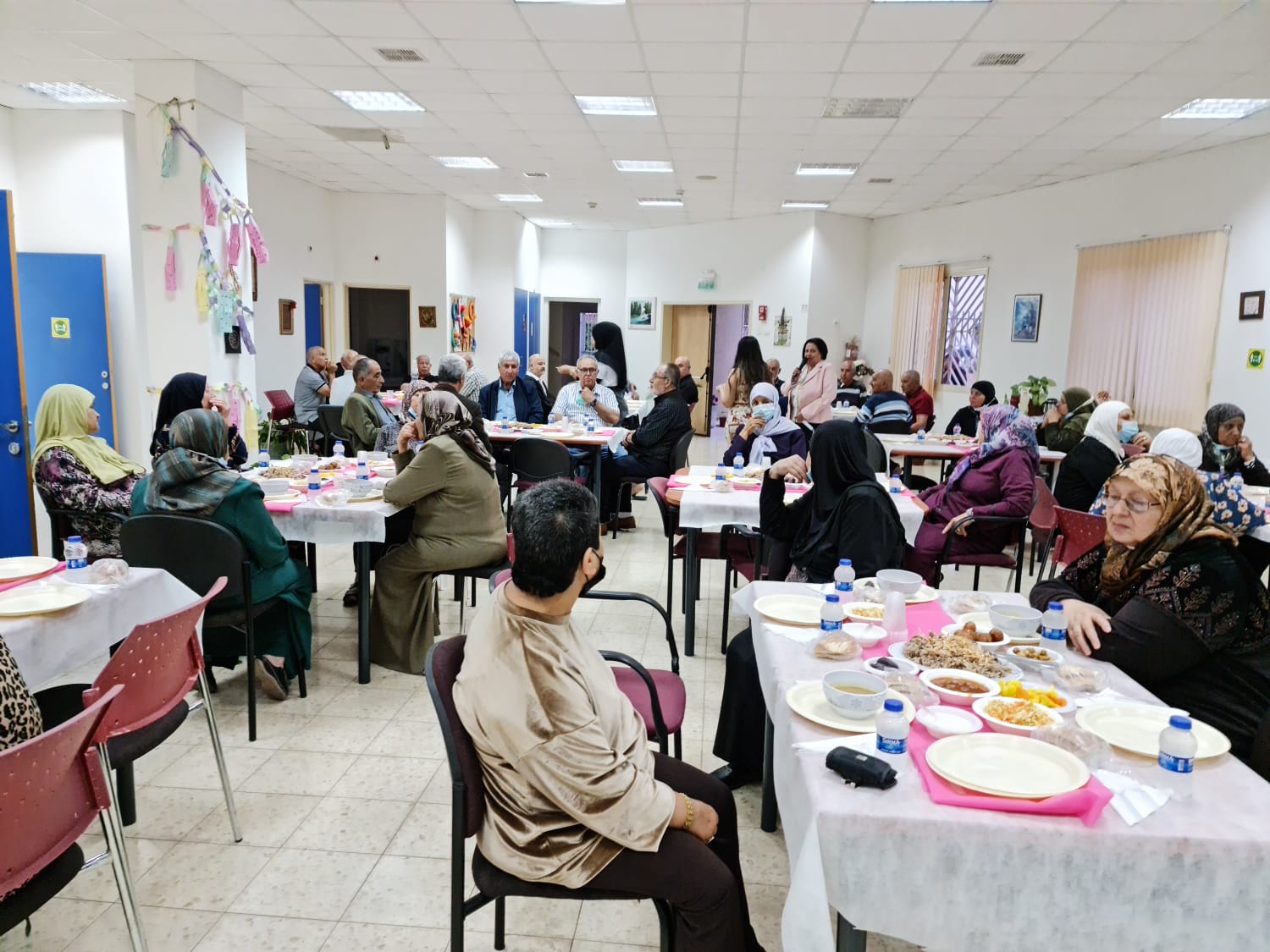 أبوسنان: رمضان يجمعنا على مائدة واحدة  بإفطار رمضاني جماعي في نادي الجيل الذهبي بأجواء أخوية مُحِبّة