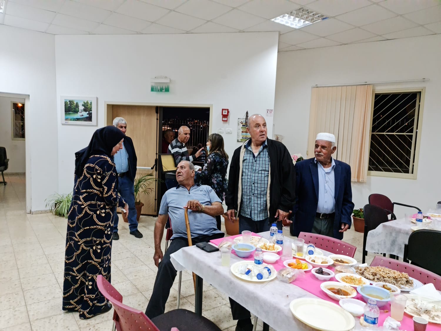 أبوسنان: رمضان يجمعنا على مائدة واحدة  بإفطار رمضاني جماعي في نادي الجيل الذهبي بأجواء أخوية مُحِبّة