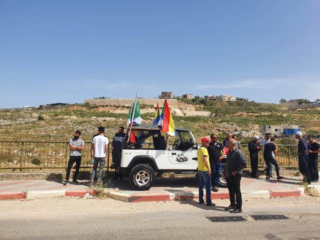 وقفة احتجاجية سلمية في أبوسنان بصدد الإجحاف بحق شبيبة في بناء بيتهم على أرضهم في الحي الشرقي من القرية بحسب إدعاءات المحتجين