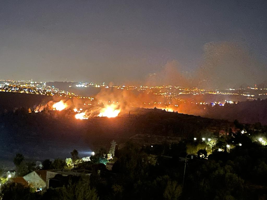 نشوب حريق في الوادي بالقرب من بلدة جيتا