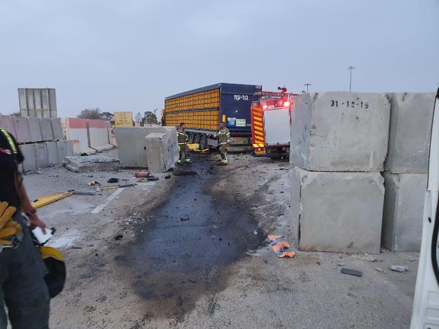 مصرع سائق شاحنه جراء حادث طرق بالجنوب