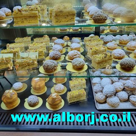 افتتاح بأسلوب أوروبي مُميز لكونديتوريا PATiSSERIE لصاحبها الشاب الطموح ثائر عناد مرزوق في حي الخروب في أبوسنان بحضور جماهيري كبير