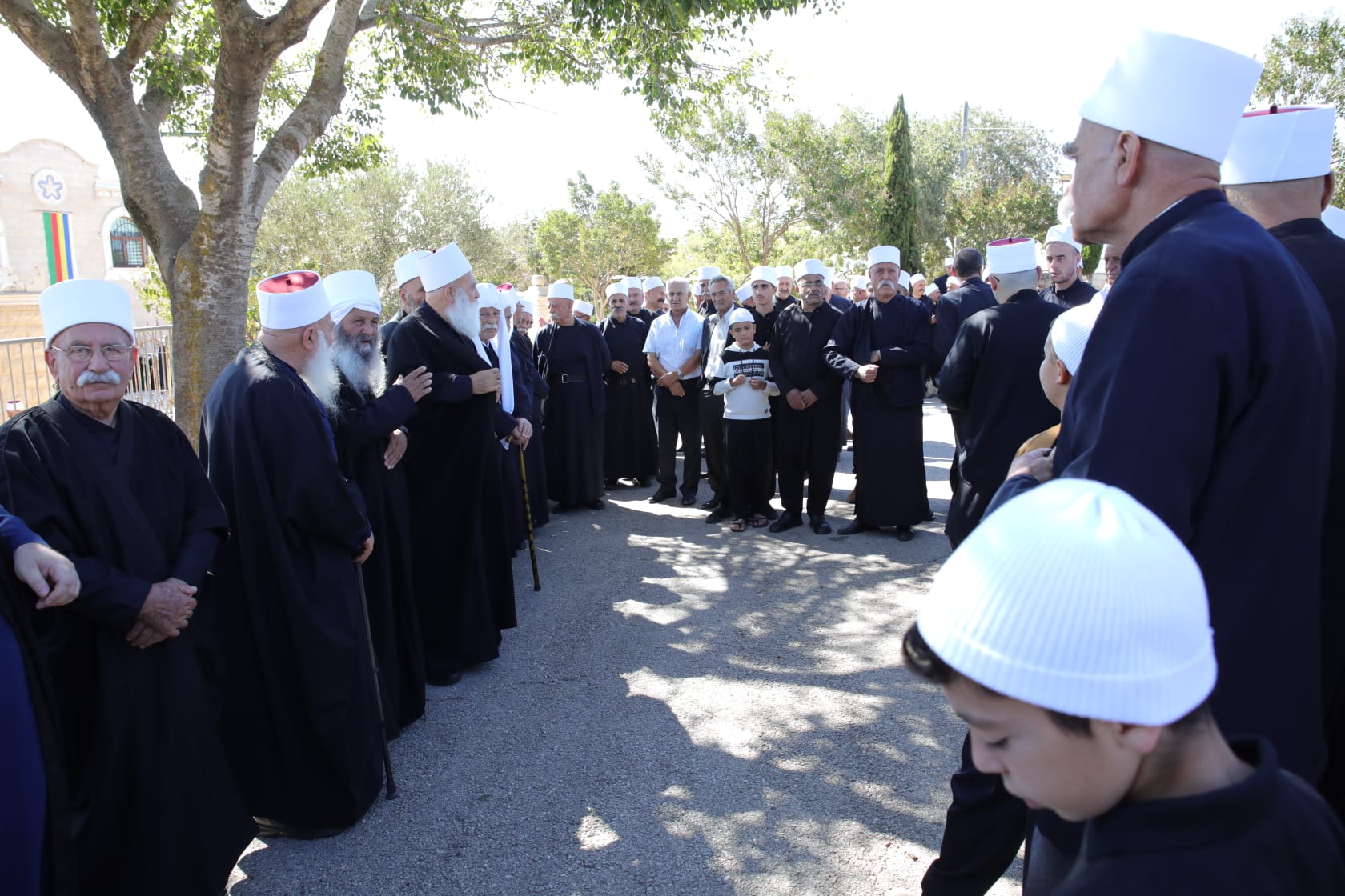 بعد انقطاع دام عامين: المئات من شيوخ الطّائفة الدرزية من الكرمل والجليلين والجولان يشاركون في مراسيم الزيارة السنوية لمقام سيدنا سبلان(ع)