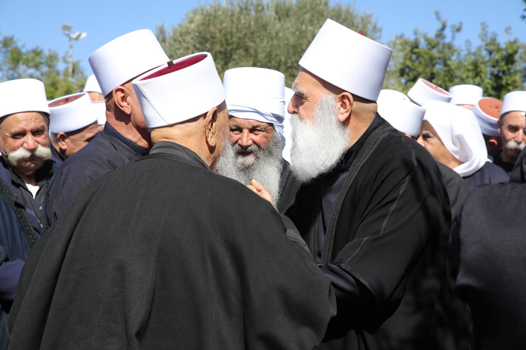 بعد انقطاع دام عامين: المئات من شيوخ الطّائفة الدرزية من الكرمل والجليلين والجولان يشاركون في مراسيم الزيارة السنوية لمقام سيدنا سبلان(ع)