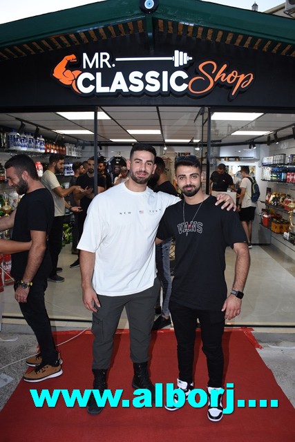 أبوسنان: افتتاح ملؤهُ الحيوية والنشاط لمحل mr.classic shop لصاحبه الرياضي والمدرب المتألق أنور محسن عباس