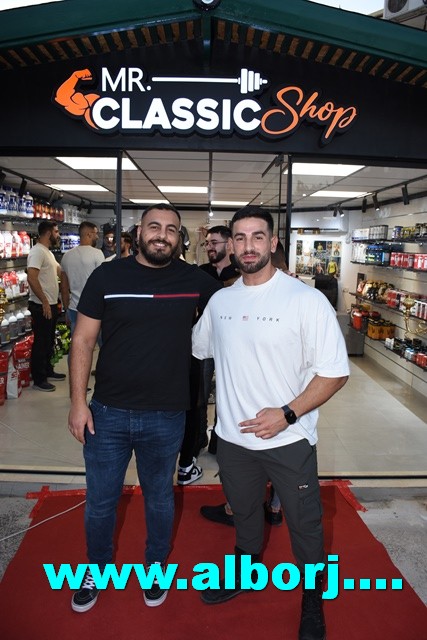 أبوسنان: افتتاح ملؤهُ الحيوية والنشاط لمحل mr.classic shop لصاحبه الرياضي والمدرب المتألق أنور محسن عباس