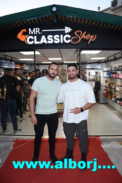 أبوسنان: افتتاح ملؤهُ الحيوية والنشاط لمحل mr.classic shop لصاحبه الرياضي والمدرب المتألق أنور محسن عباس