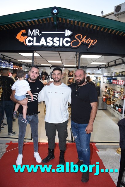 أبوسنان: افتتاح ملؤهُ الحيوية والنشاط لمحل mr.classic shop لصاحبه الرياضي والمدرب المتألق أنور محسن عباس