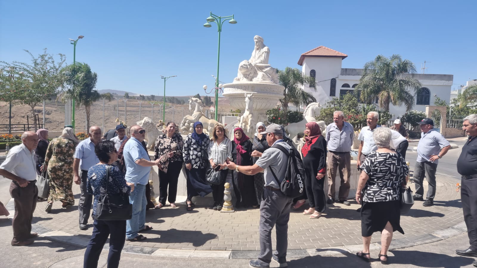 يوم ترفيهي للمسنين في منطقة "حورشات تال" وبلدة الغجر