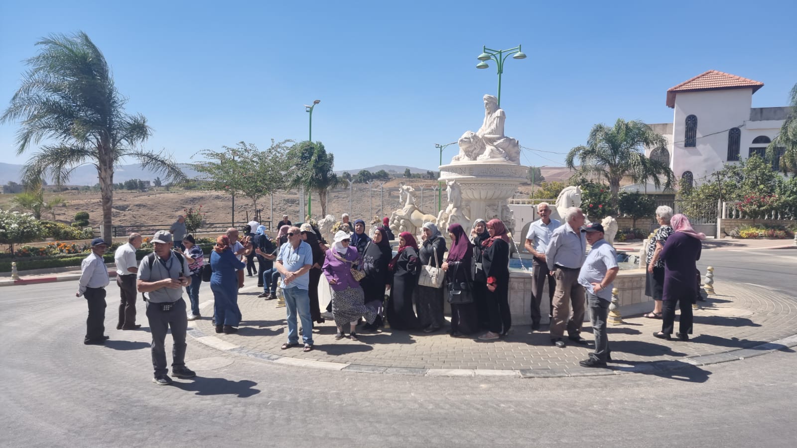 يوم ترفيهي للمسنين في منطقة "حورشات تال" وبلدة الغجر