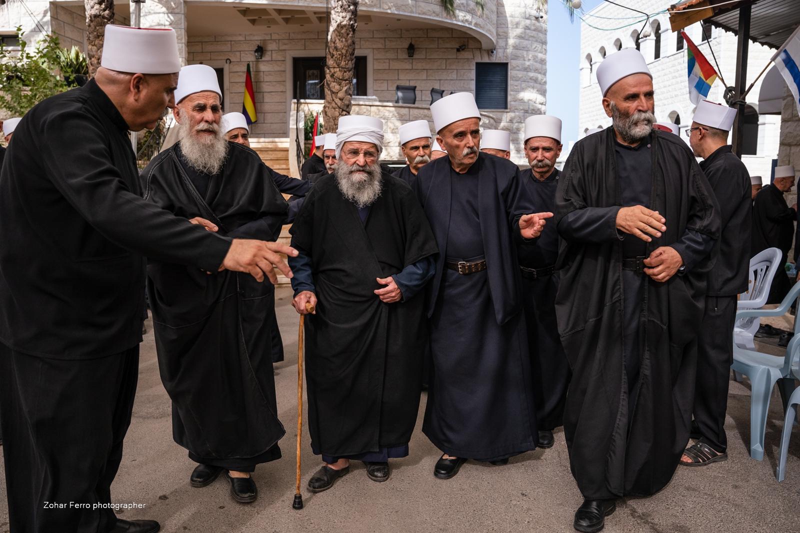 مئات الشّيوخ من كافّة القرى المعروفيّة من الكرمل والجليلين والجولان توافدا لجولس للمشاركة في الزّيارة السّنويّة الدّينيّة لوفاة سيّد الجزيرة الشيخ المرحوم أبي يوسف أمين طريف (ر)